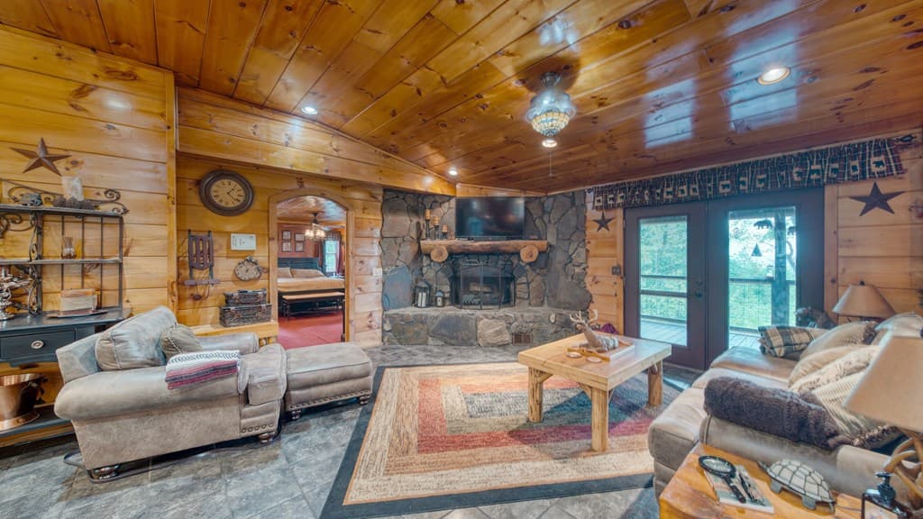 911 Summit Way, Blairsville GA 30512 - Photo