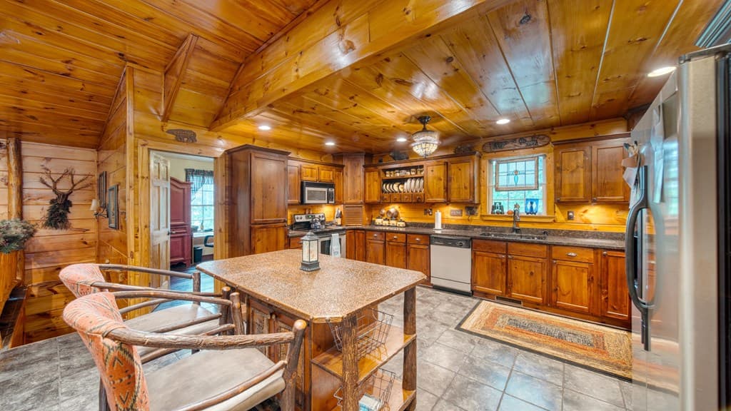 911 Summit Way, Blairsville GA 30512 - Photo