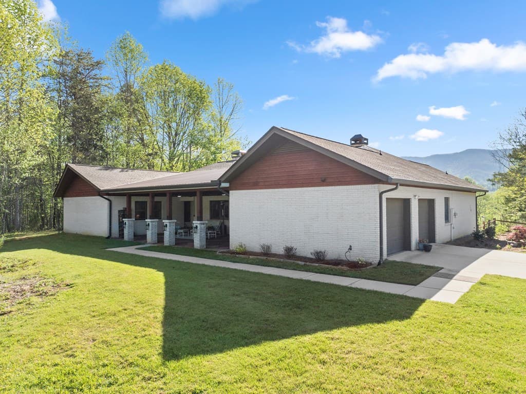 153 Trackrock Gap Road, Blairsville GA 30512 - Photo