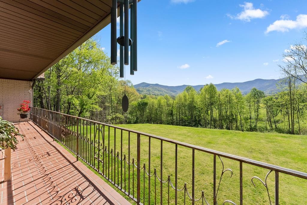153 Trackrock Gap Road, Blairsville GA 30512 - Photo