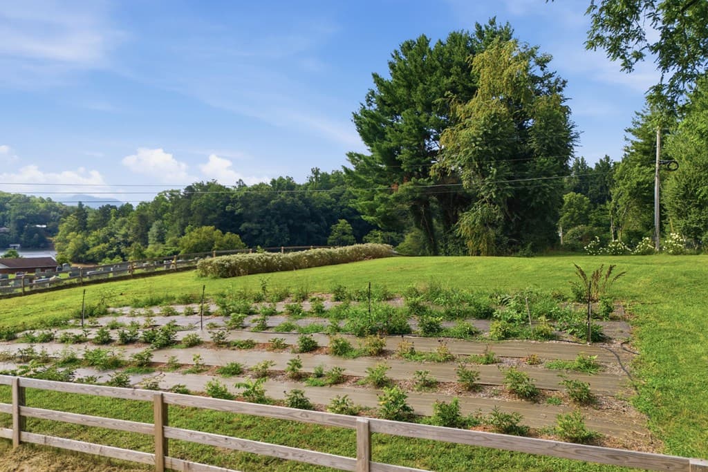 6 Ledford Chapel Road, Hayesville NC 28904 - Photo