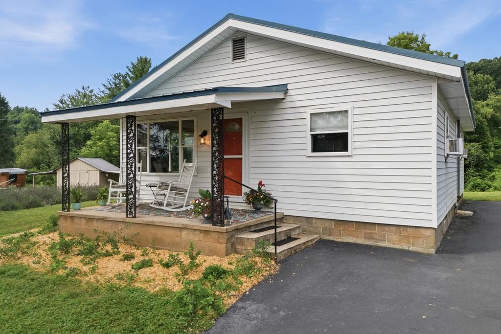 6 Ledford Chapel Road, Hayesville NC 28904 - Photo