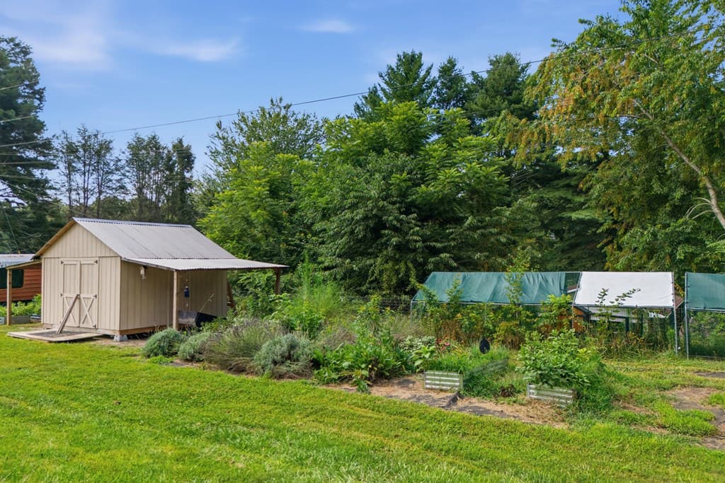6 Ledford Chapel Road, Hayesville NC 28904 - Photo