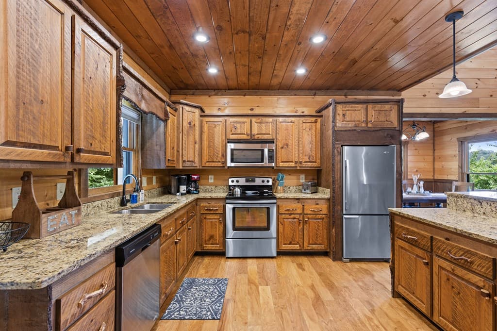 98 Shalom Lane, Blue Ridge GA 30513 - Photo