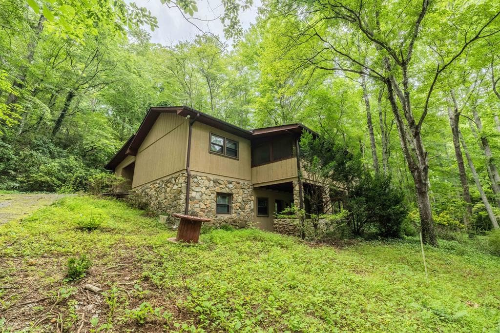65 Eagle Chase Circle, Dillard GA 30537 - Primary photo