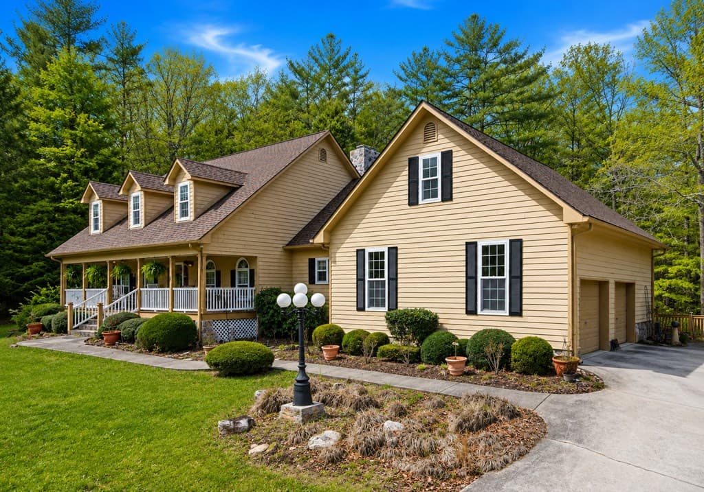38 Oakwood Drive, Blue Ridge GA 30513 - Photo