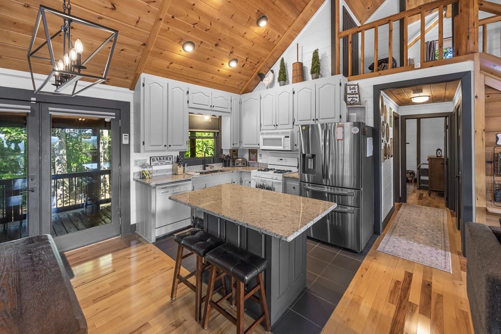 832 Scenic Mountain View Road, Blue Ridge GA 30512 - Photo