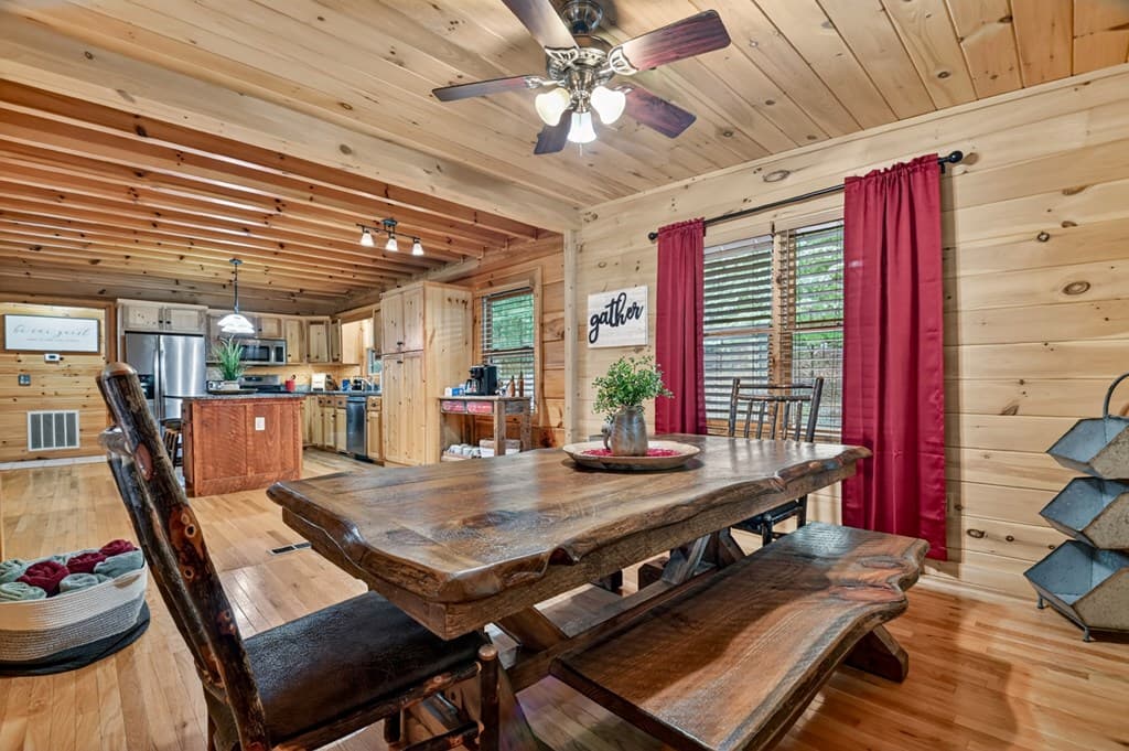 316 Pigeon Creek Road, Blue Ridge GA 30513 - Photo