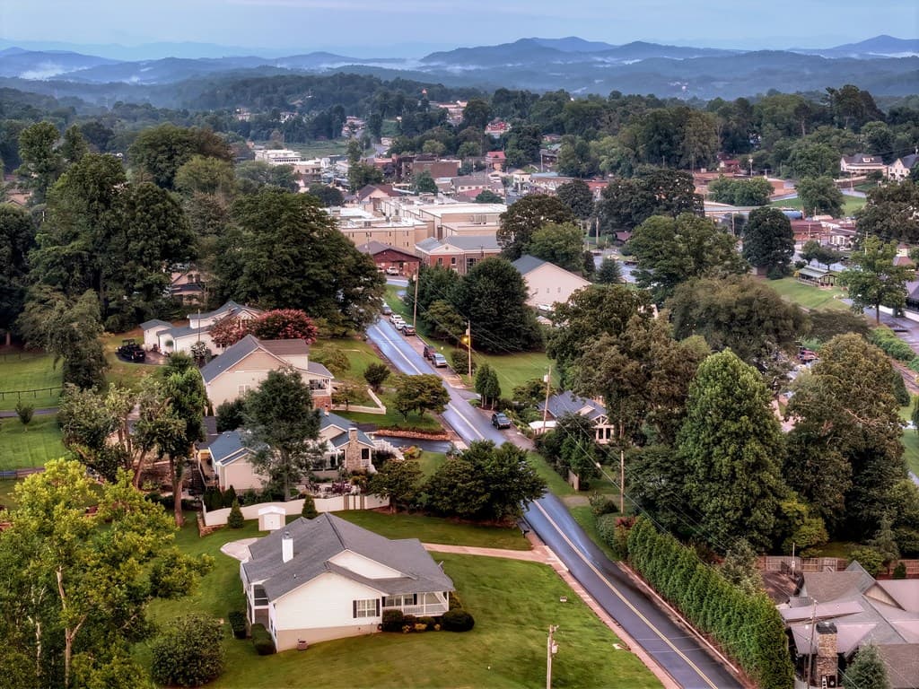 832 W First Street, Blue Ridge GA 30513 - Photo