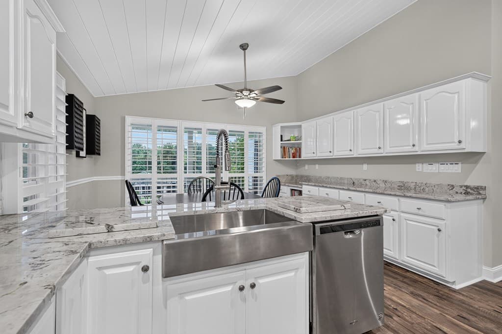 832 W First Street, Blue Ridge GA 30513 - Photo