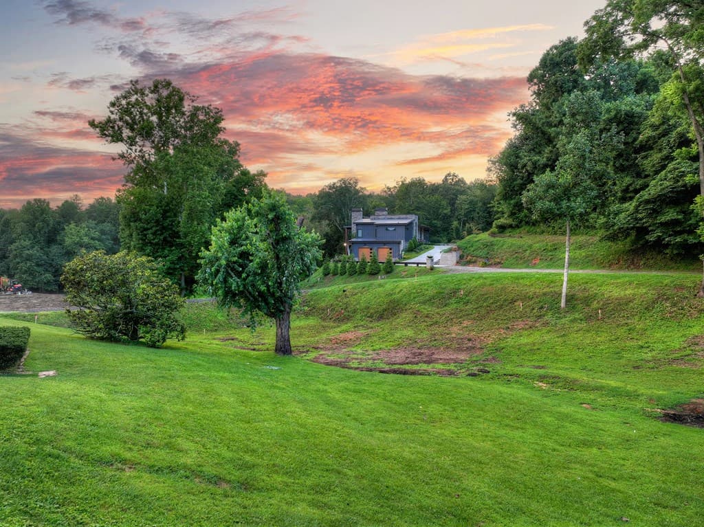 832 W First Street, Blue Ridge GA 30513 - Photo