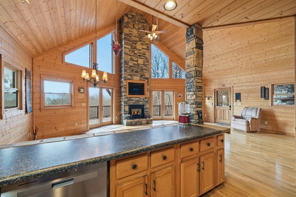 97 Fox Mountain Crossing, Blue Ridge GA 30513 - Photo