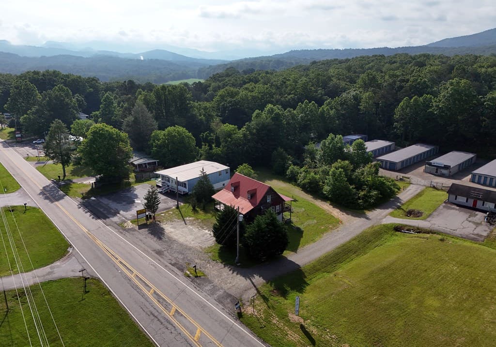 1609 Blue Ridge Hwy, Blairsville GA 30512 - Photo