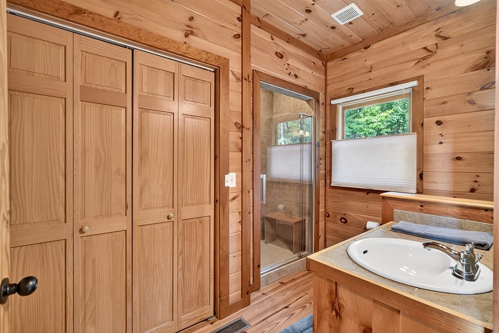 23 Dolores Drive, Mineral Bluff GA 30559 - Photo