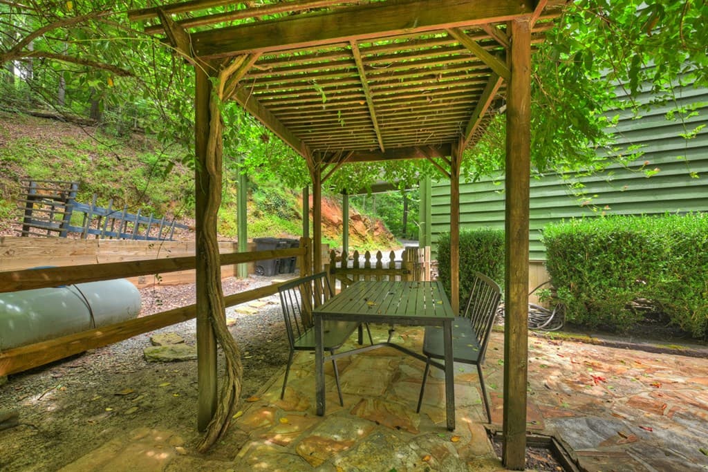 279 S Riverview, Ellijay GA 30536 - Photo