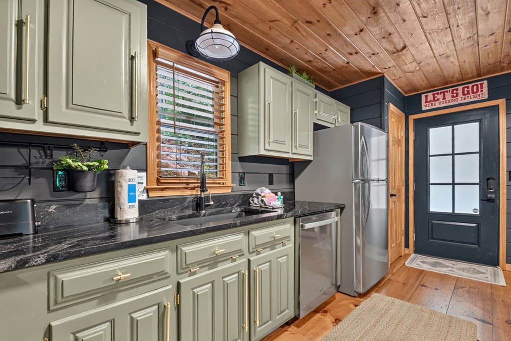 279 S Riverview, Ellijay GA 30536 - Photo