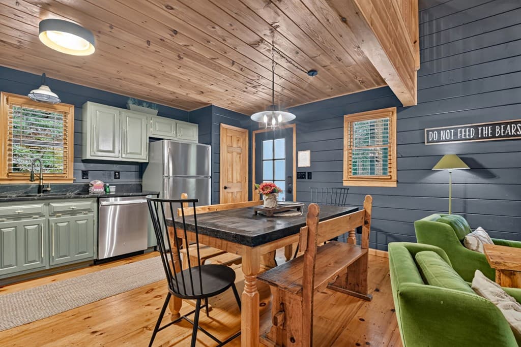 279 S Riverview, Ellijay GA 30536 - Photo
