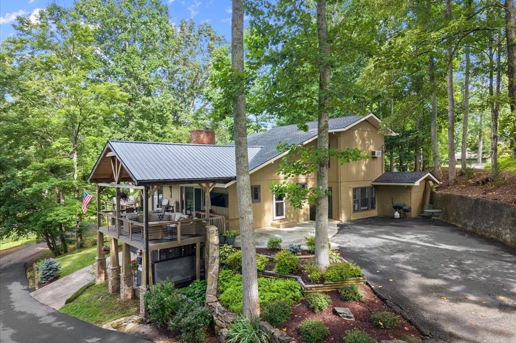 3755 Woods Creek Drive, Young Harris GA 30582 - Photo