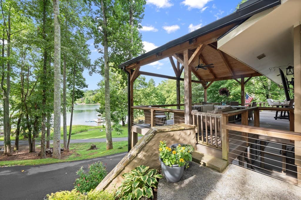 3755 Woods Creek Drive, Young Harris GA 30582 - Photo