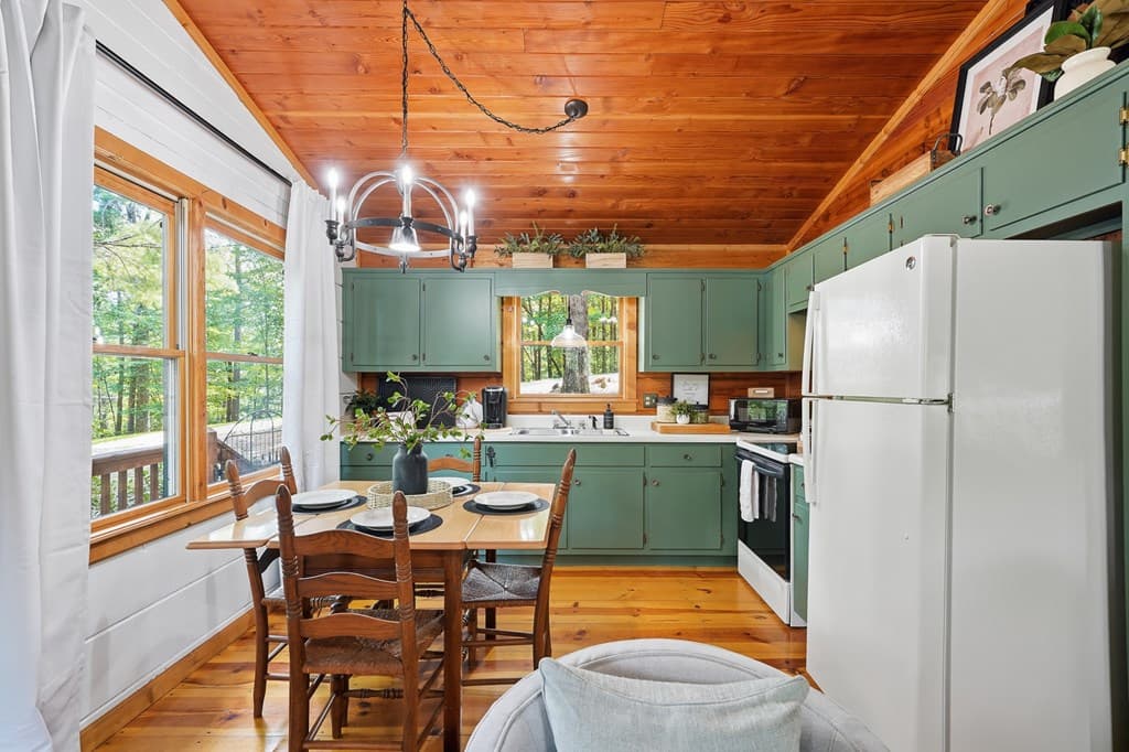 252 Granny Branch Drive, Blue Ridge GA 30513 - Photo