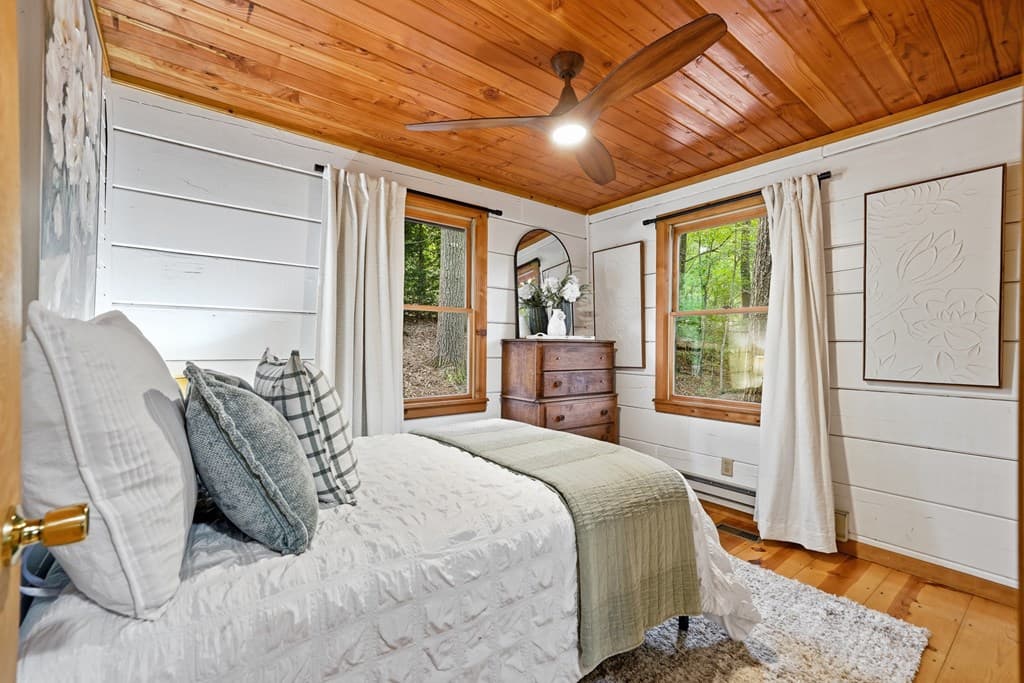 252 Granny Branch Drive, Blue Ridge GA 30513 - Photo