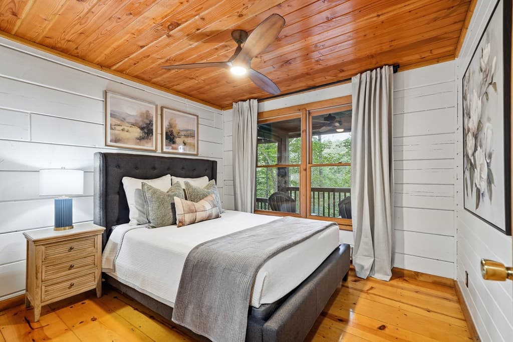 252 Granny Branch Drive, Blue Ridge GA 30513 - Photo