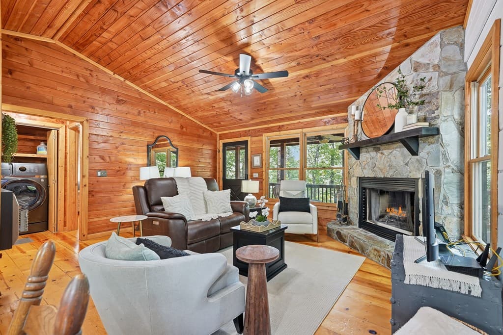 252 Granny Branch Drive, Blue Ridge GA 30513 - Photo