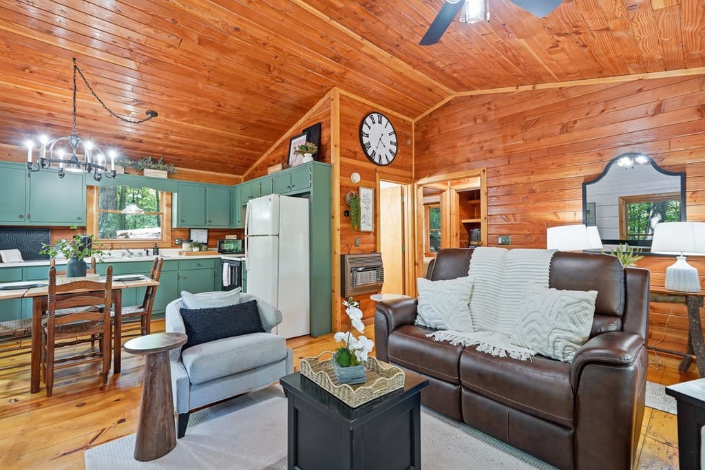 252 Granny Branch Drive, Blue Ridge GA 30513 - Photo