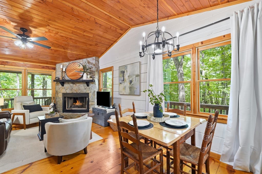 252 Granny Branch Drive, Blue Ridge GA 30513 - Photo