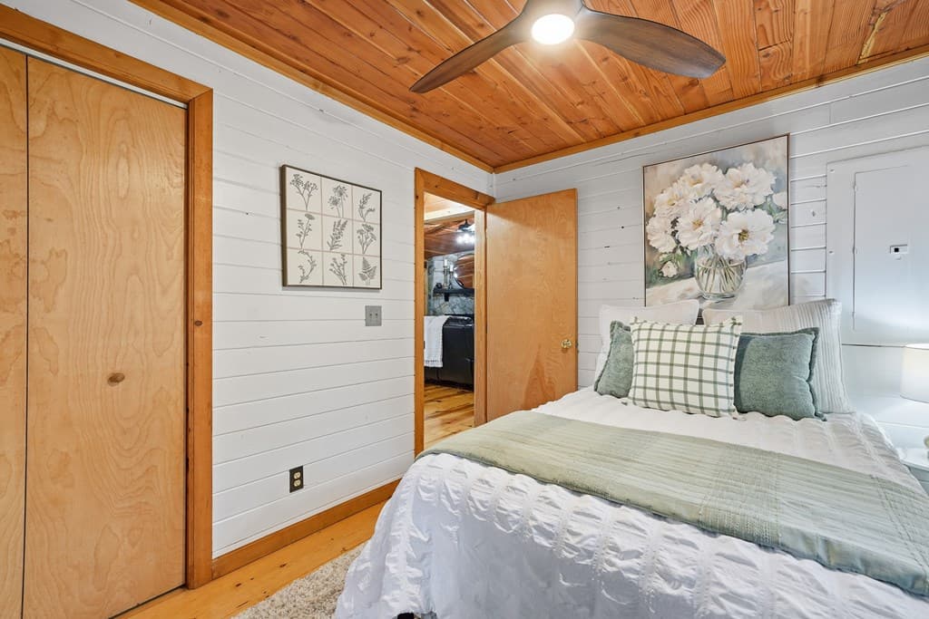 252 Granny Branch Drive, Blue Ridge GA 30513 - Photo