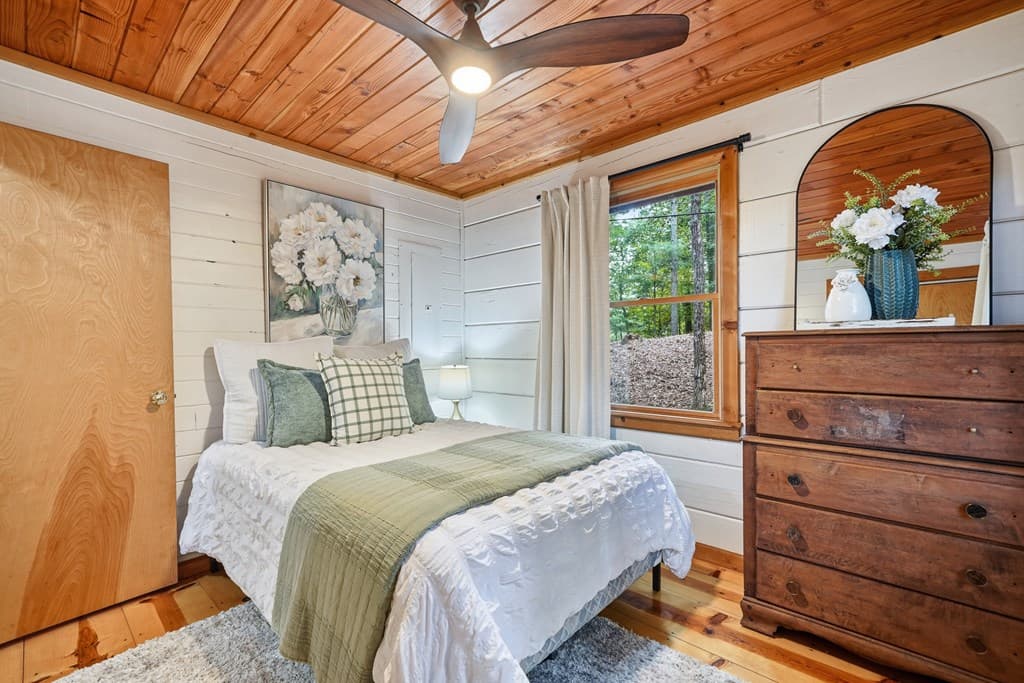252 Granny Branch Drive, Blue Ridge GA 30513 - Photo