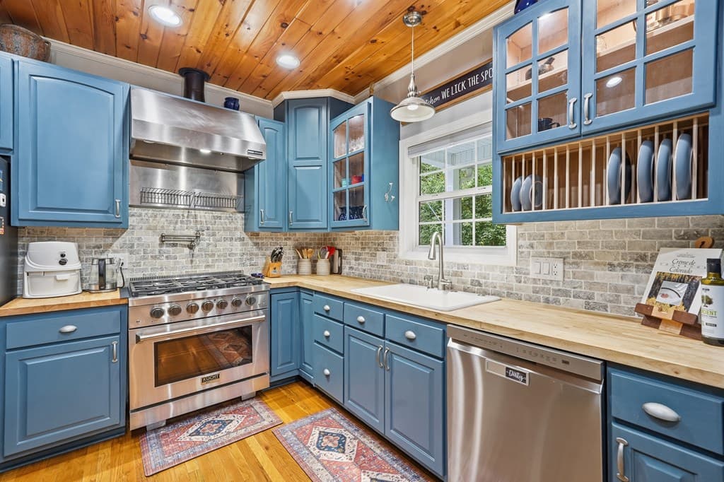387 Leonard Evans Road, Ellijay GA 30540 - Photo