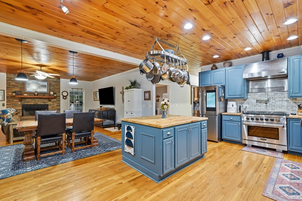 387 Leonard Evans Road, Ellijay GA 30540 - Photo