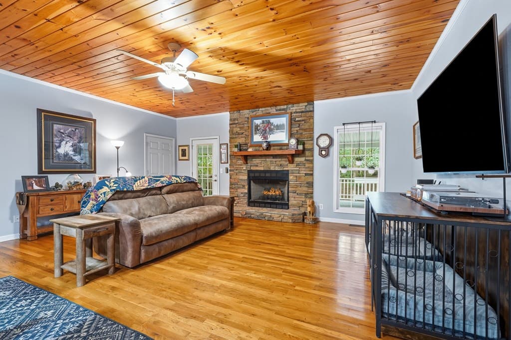 387 Leonard Evans Road, Ellijay GA 30540 - Photo