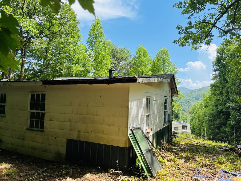 586 Pounding Mill Road, Hayesville NC 28904 - Photo