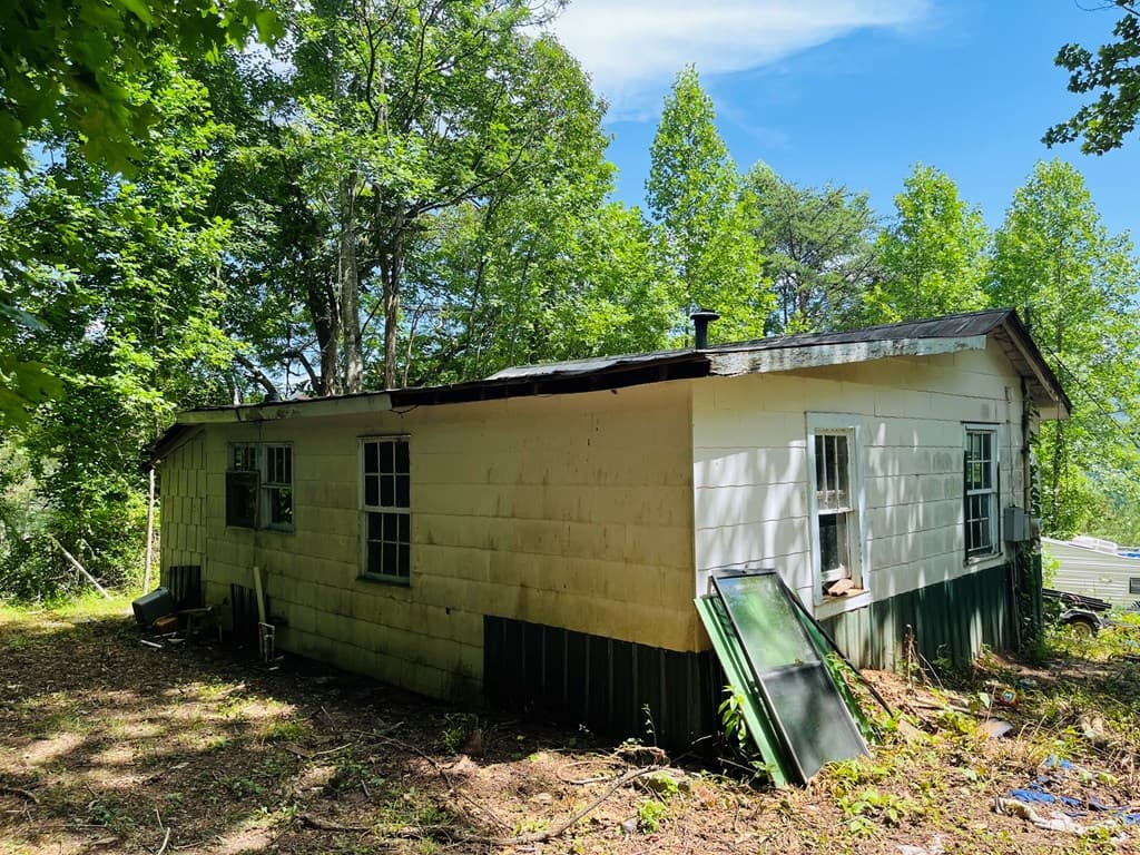 586 Pounding Mill Road, Hayesville NC 28904 - Photo