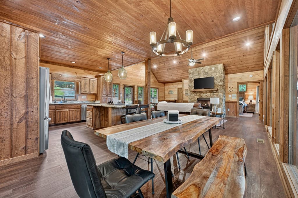 187 Hayden Way Drive, Morganton GA 30560 - Photo