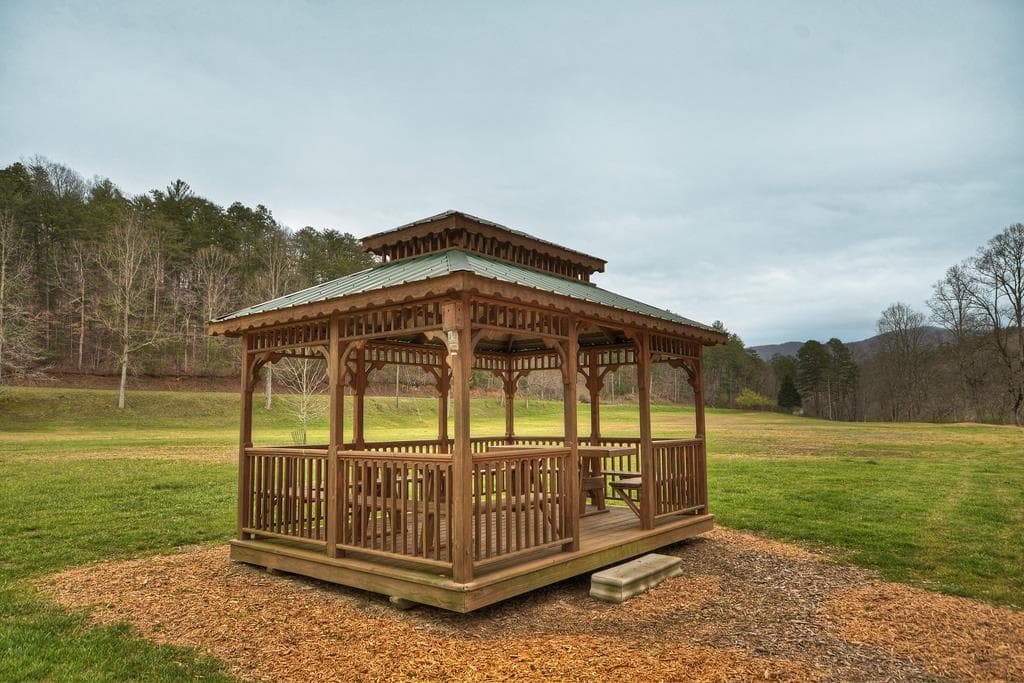 120 Shenendoa Drive, Ellijay GA 30540 - Photo