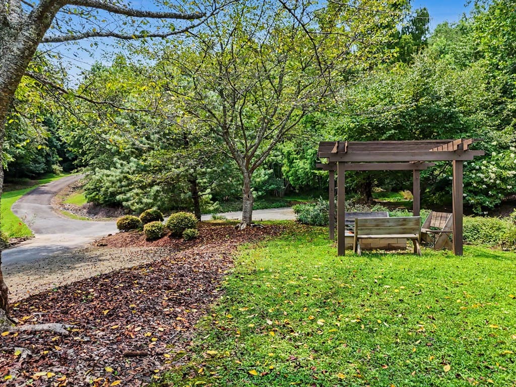 256 Low Gap Road, Hayesville NC 28904 - Photo