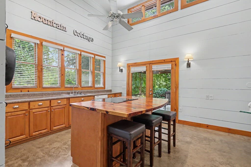 256 Low Gap Road, Hayesville NC 28904 - Photo