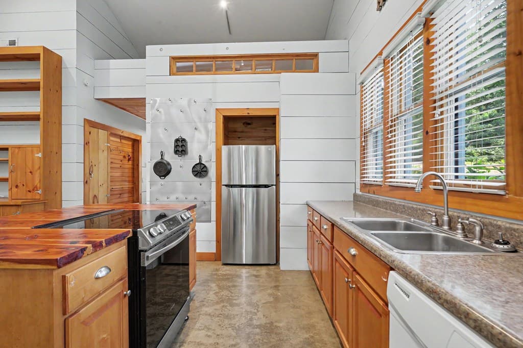 256 Low Gap Road, Hayesville NC 28904 - Photo