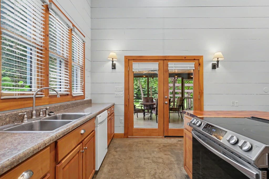 256 Low Gap Road, Hayesville NC 28904 - Photo