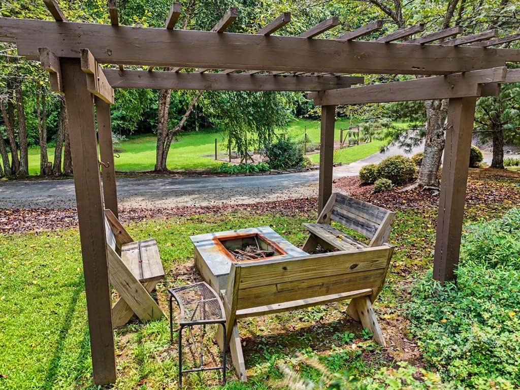 256 Low Gap Road, Hayesville NC 28904 - Photo