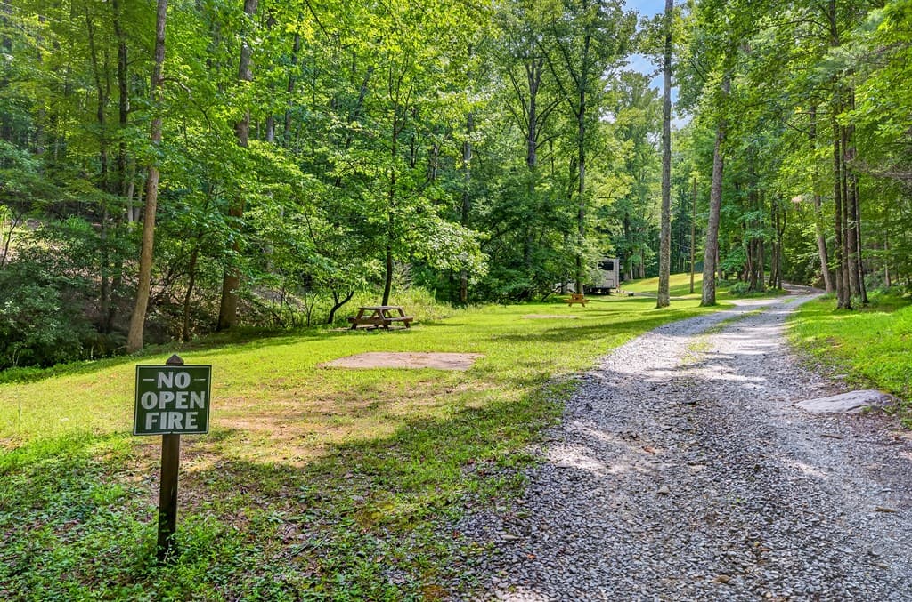 986 Mountain Oak Road, Ellijay GA 30536 - Photo