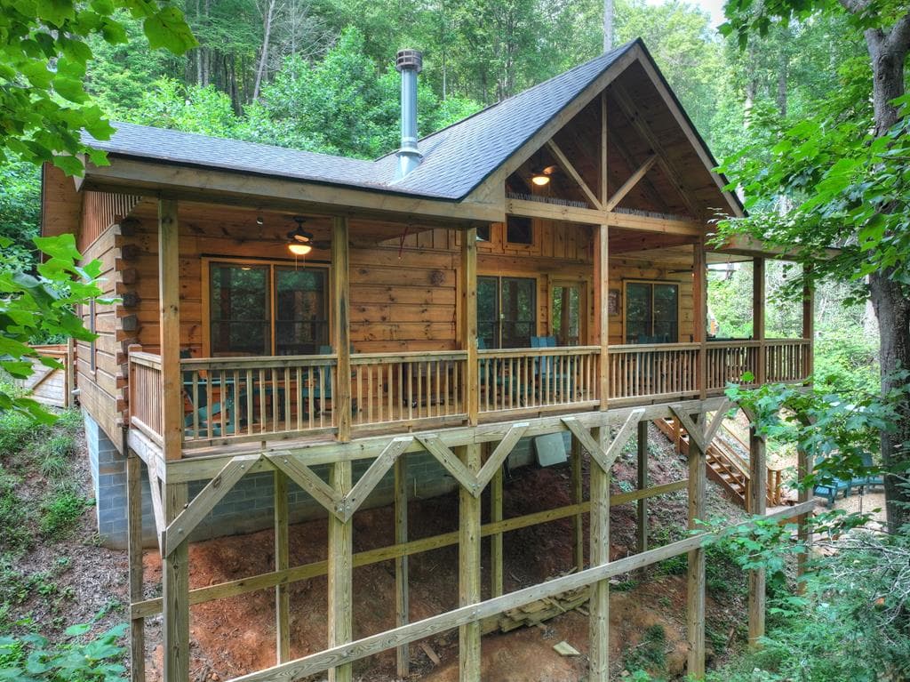 261 Frosty Mountain Trail, Ellijay GA 30536 - Primary photo