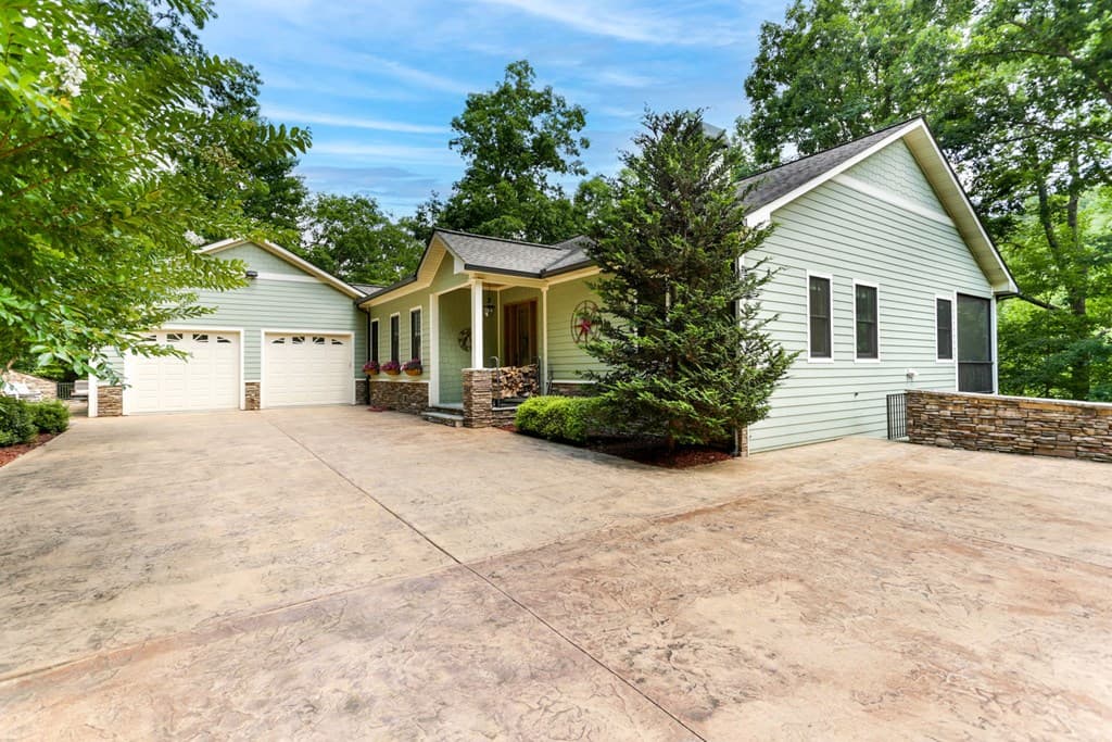 605 Owl Creek Road, Hiawassee GA 30546 - Photo