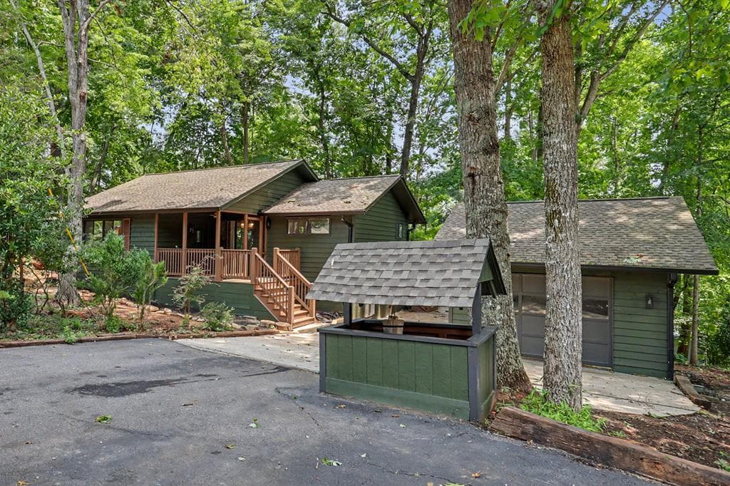 951 Mcclure Drive, Hayesville NC 28904 - Primary photo