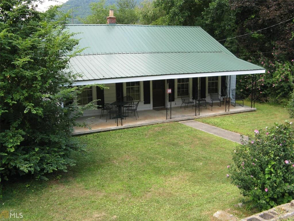 20 S Scruggs Street, Mountain City GA 30562 - Photo