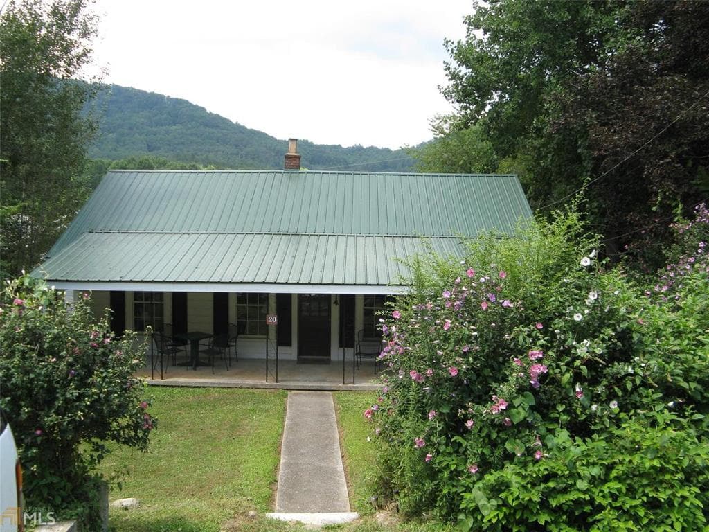 20 S Scruggs Street, Mountain City GA 30562 - Primary photo