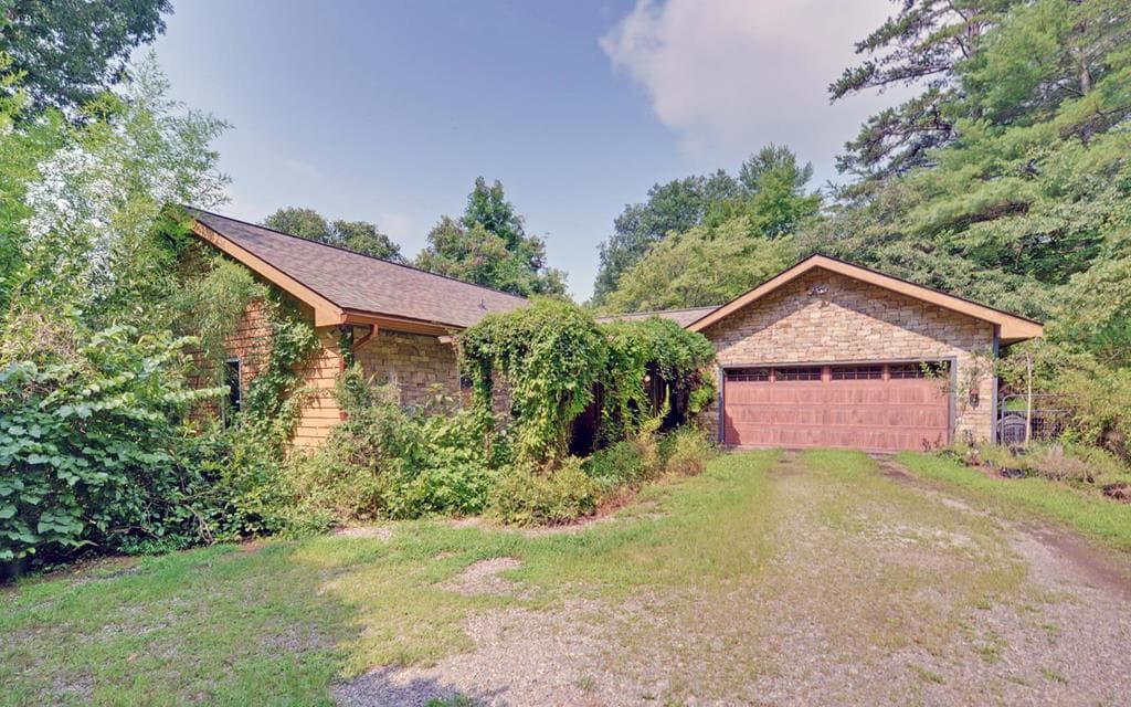 475 Rivercane Road, Brasstown NC 28902 - Primary photo
